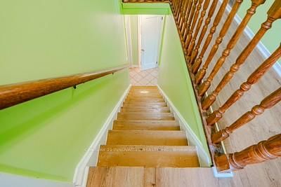 Detached House for sale at 70 Somerset Drive, Brampton, Ontario, L6Z 1C5 - Heart Lake West - MLS: W12809870