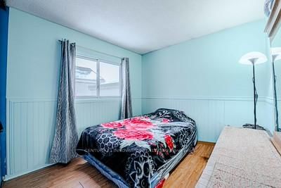 Detached House for sale at 70 Somerset Drive, Brampton, Ontario, L6Z 1C5 - Heart Lake West - MLS: W12809870