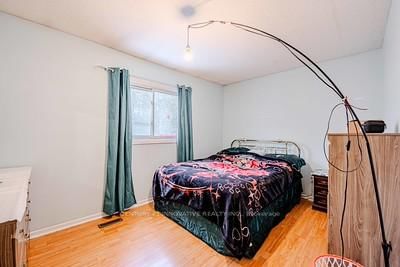 Detached House for sale at 70 Somerset Drive, Brampton, Ontario, L6Z 1C5 - Heart Lake West - MLS: W12809870