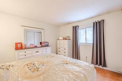 Detached House for sale at 70 Somerset Drive, Brampton, Ontario, L6Z 1C5 - Heart Lake West - MLS: W12809870