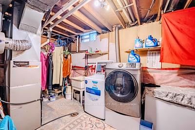 Detached House for sale at 70 Somerset Drive, Brampton, Ontario, L6Z 1C5 - Heart Lake West - MLS: W12809870