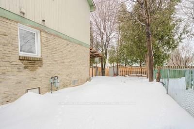 Detached House for sale at 70 Somerset Drive, Brampton, Ontario, L6Z 1C5 - Heart Lake West - MLS: W12809870