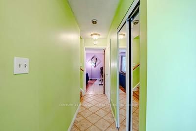 Detached House for sale at 70 Somerset Drive, Brampton, Ontario, L6Z 1C5 - Heart Lake West - MLS: W12809870