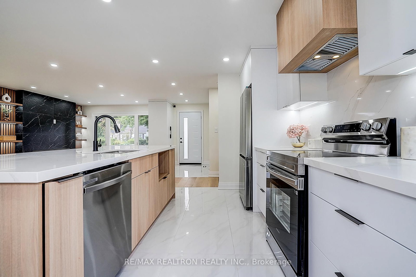 Detached House for sale at 163 Maurice Drive, Oakville, Ontario, L6K 2W8 - Central - MLS: W12809904