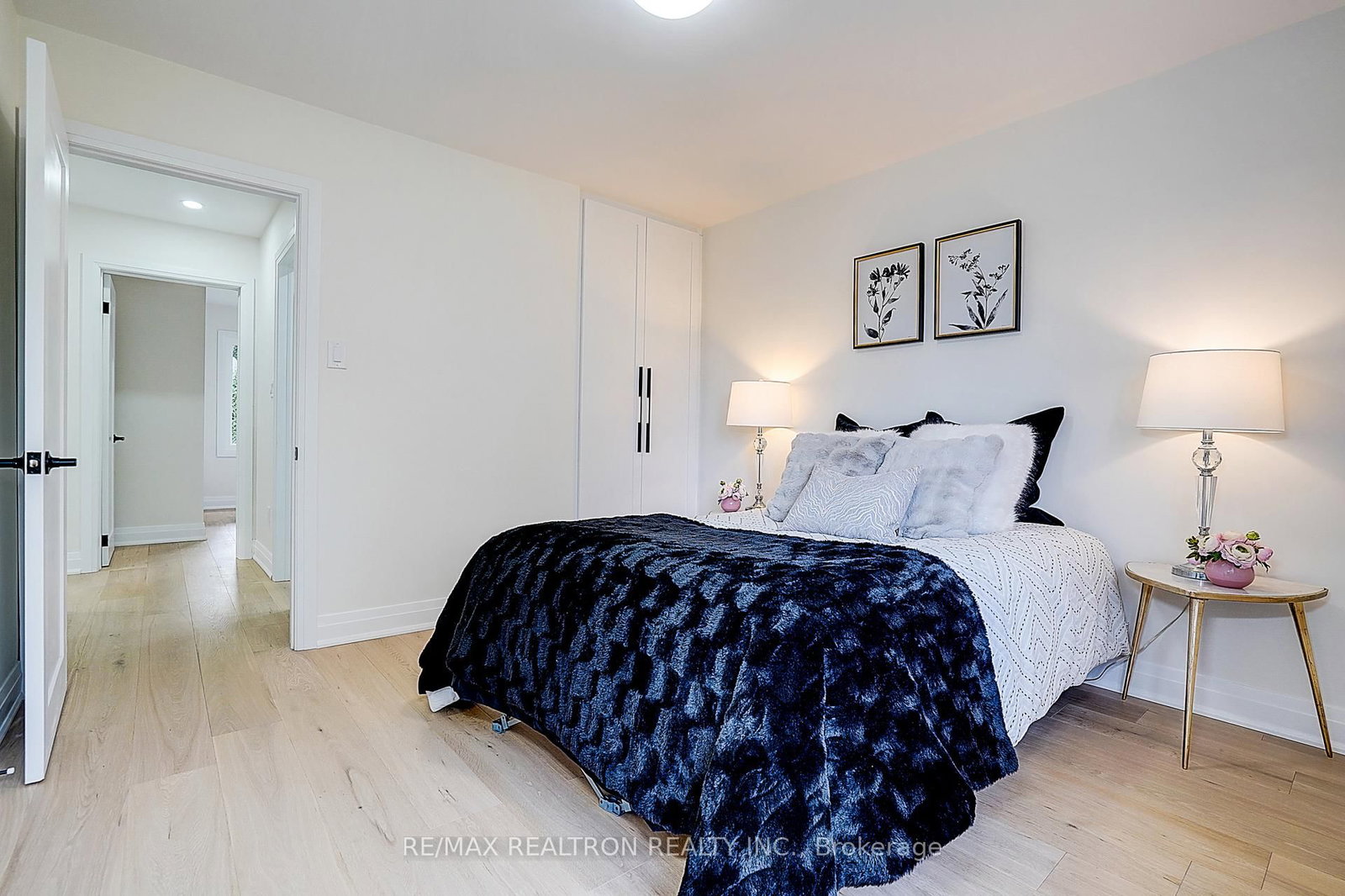 Detached House for sale at 163 Maurice Drive, Oakville, Ontario, L6K 2W8 - Central - MLS: W12809904