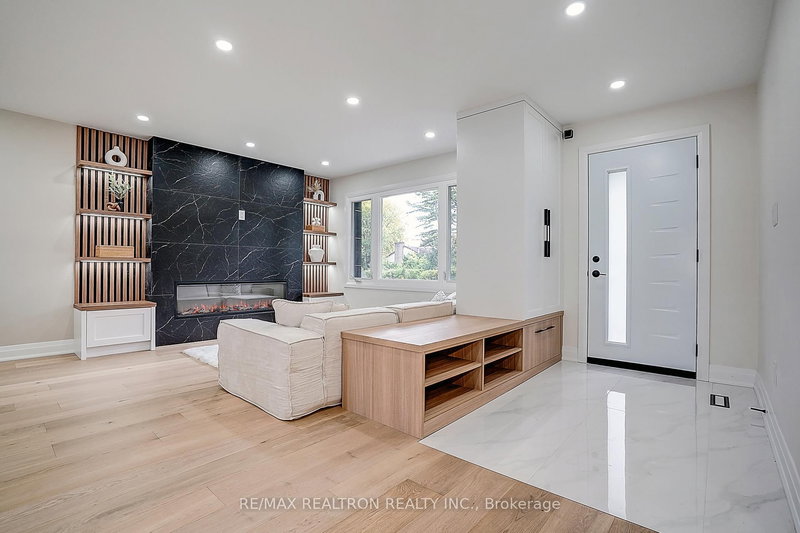 163 Maurice Dr, Oakville, L6K 2W8 | Image 3