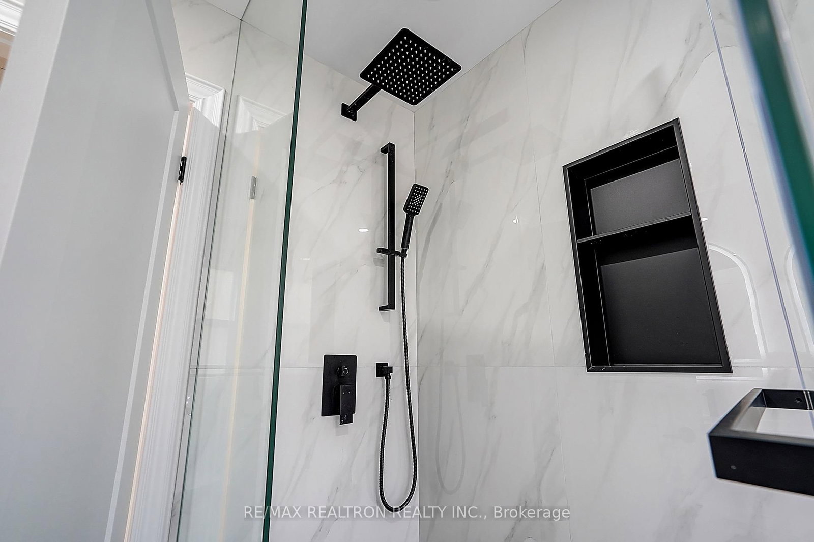 Detached House for sale at 163 Maurice Drive, Oakville, Ontario, L6K 2W8 - Central - MLS: W12809904