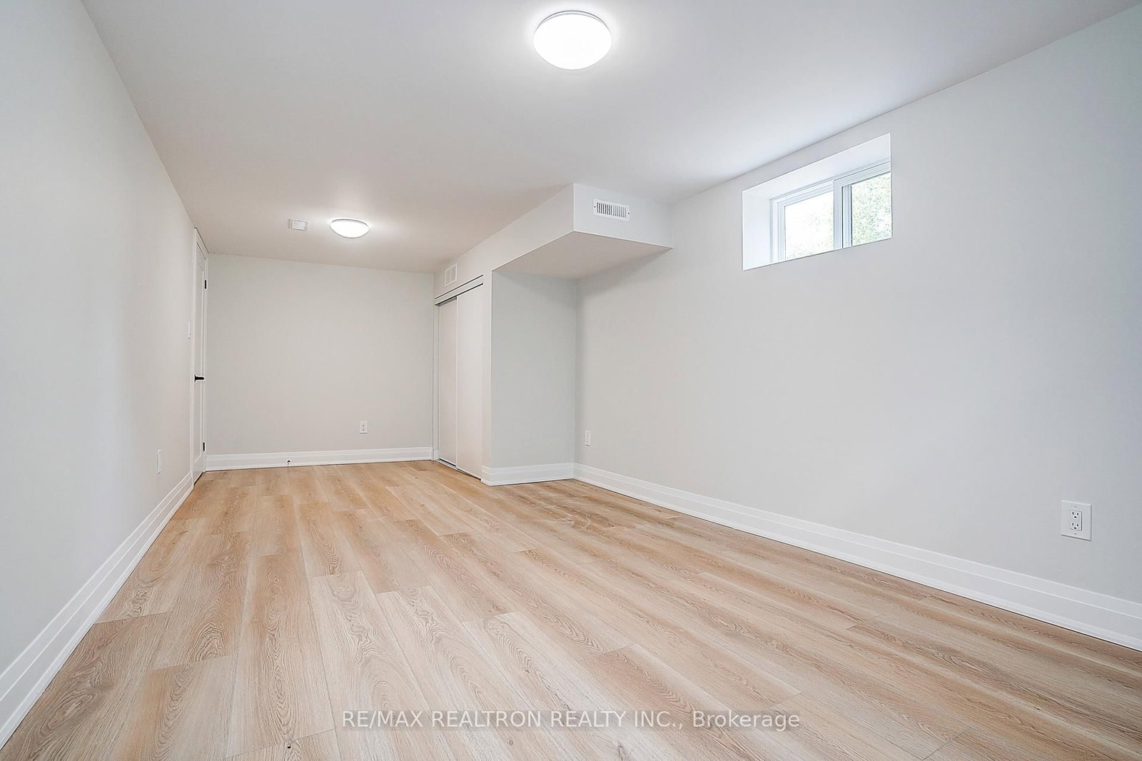 Detached House for sale at 163 Maurice Drive, Oakville, Ontario, L6K 2W8 - Central - MLS: W12809904