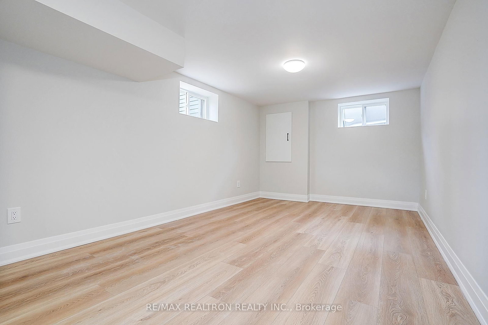 Detached House for sale at 163 Maurice Drive, Oakville, Ontario, L6K 2W8 - Central - MLS: W12809904