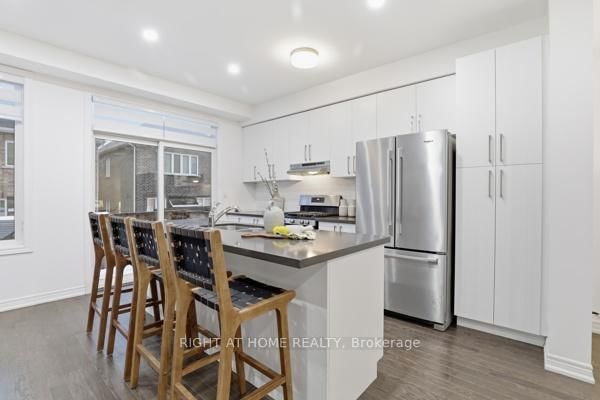 Semi-Detached House for sale at 1366 Farmstead Drive, Milton, Ontario, L9T 7K6 - Ford - MLS: W12809968