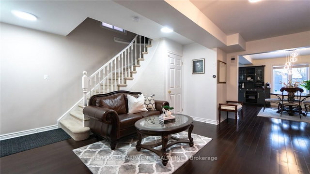 2062 WESTMOUNT Drive