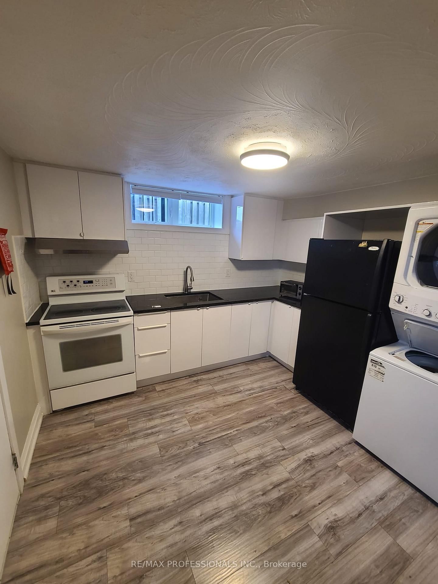 1176 Alexandra Avenue, Unit Basement - Photo 2