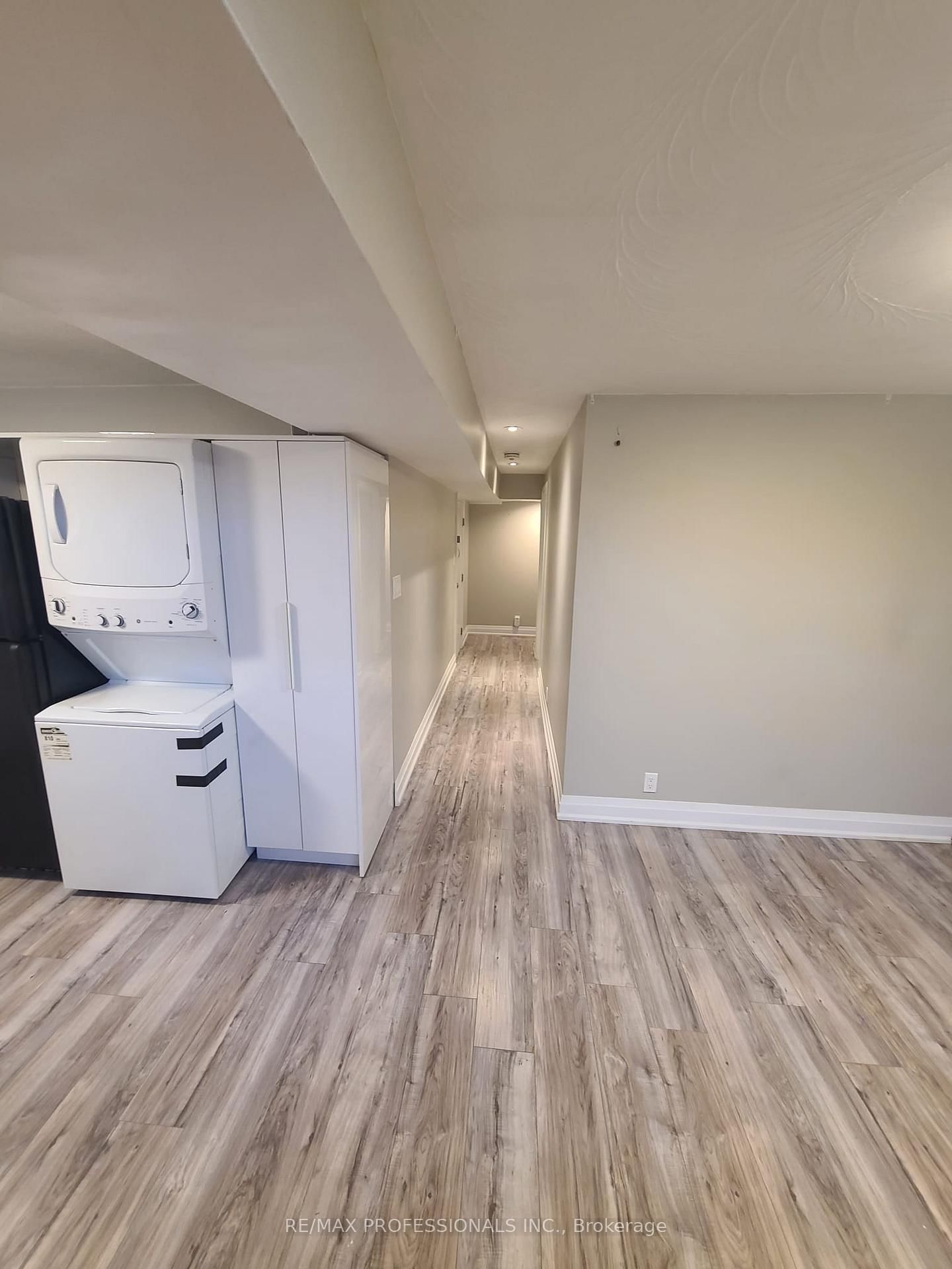 1176 Alexandra Avenue, Unit Basement - Photo 4