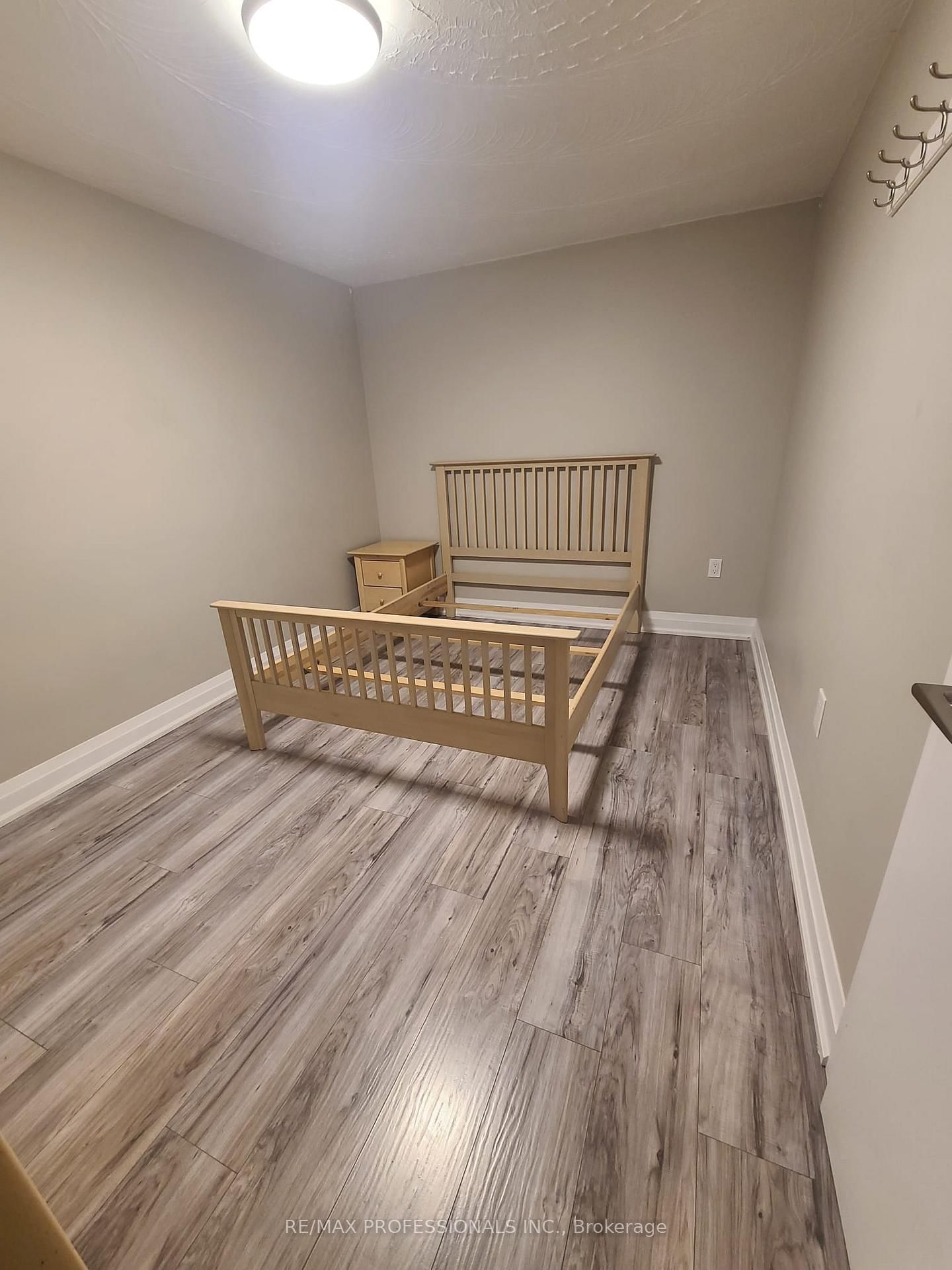 1176 Alexandra Avenue, Unit Basement - Photo 8