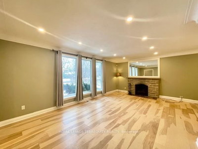 425 River Side Drive, Oakville, Ontario image-0-3