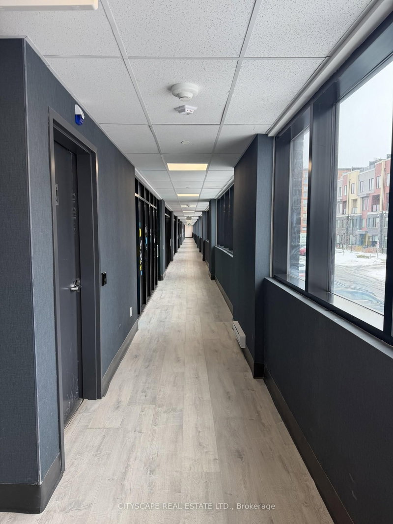 202 - 3401 Ridgeway Dr, Mississauga, L5L 0B9 | Image 2