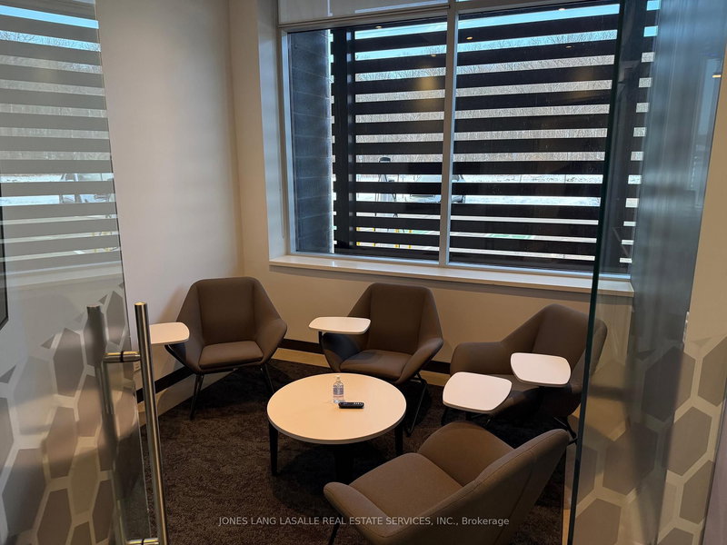 100 - 1415 Joshuas Creek Dr, Oakville, L6H 7L9 | Image 3