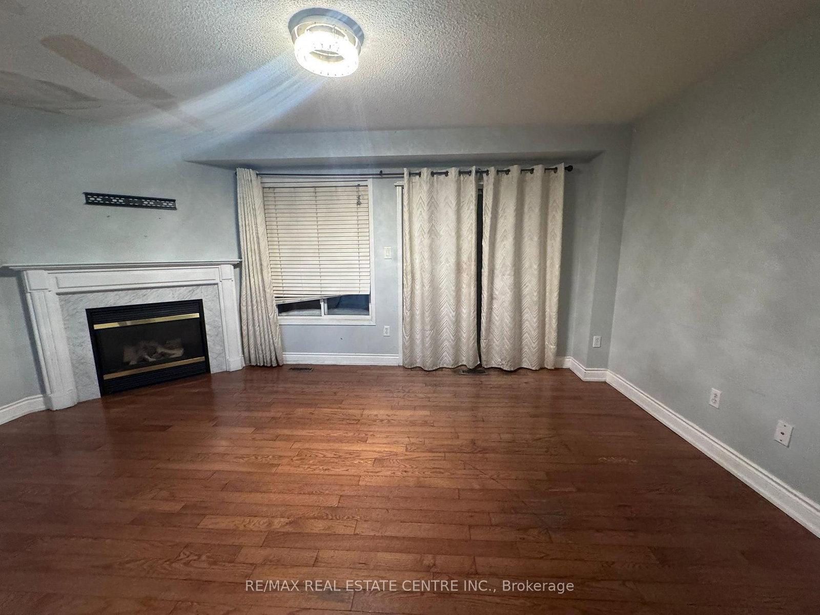 Semi-Detached House for sale at 23 Lonestar Crescent, Brampton, Ontario, L7A 2H9 - Fletcher's Meadow - MLS: W12811394