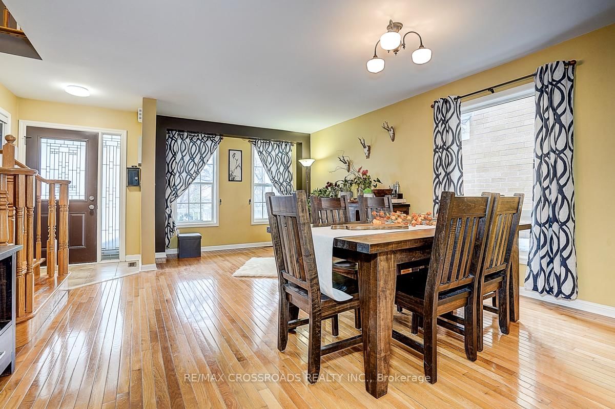 Detached House for sale at 597 Caverhill Crescent, Milton, Ontario, L9T 5K1 - Clarke - MLS: W12811442