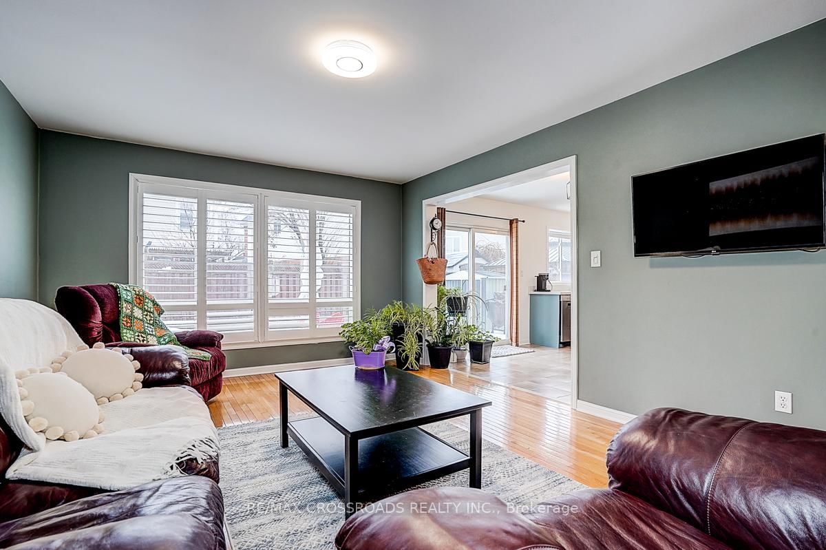 Detached House for sale at 597 Caverhill Crescent, Milton, Ontario, L9T 5K1 - Clarke - MLS: W12811442