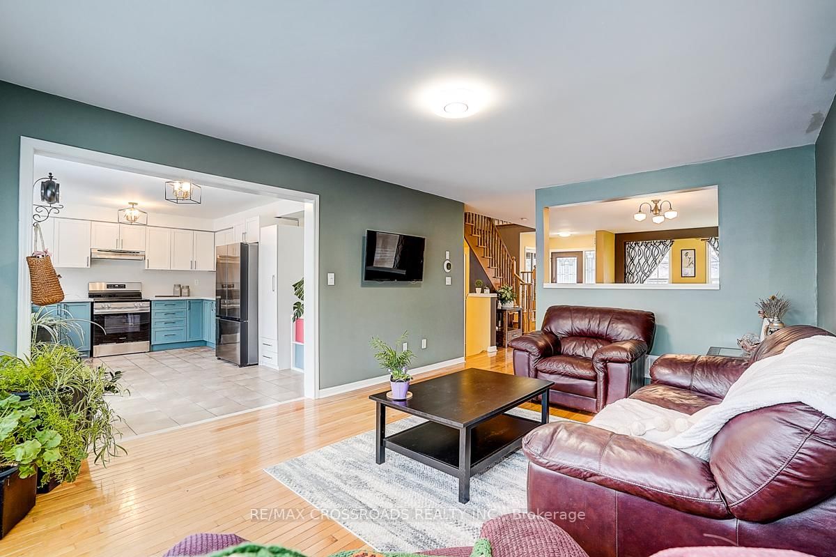 Detached House for sale at 597 Caverhill Crescent, Milton, Ontario, L9T 5K1 - Clarke - MLS: W12811442