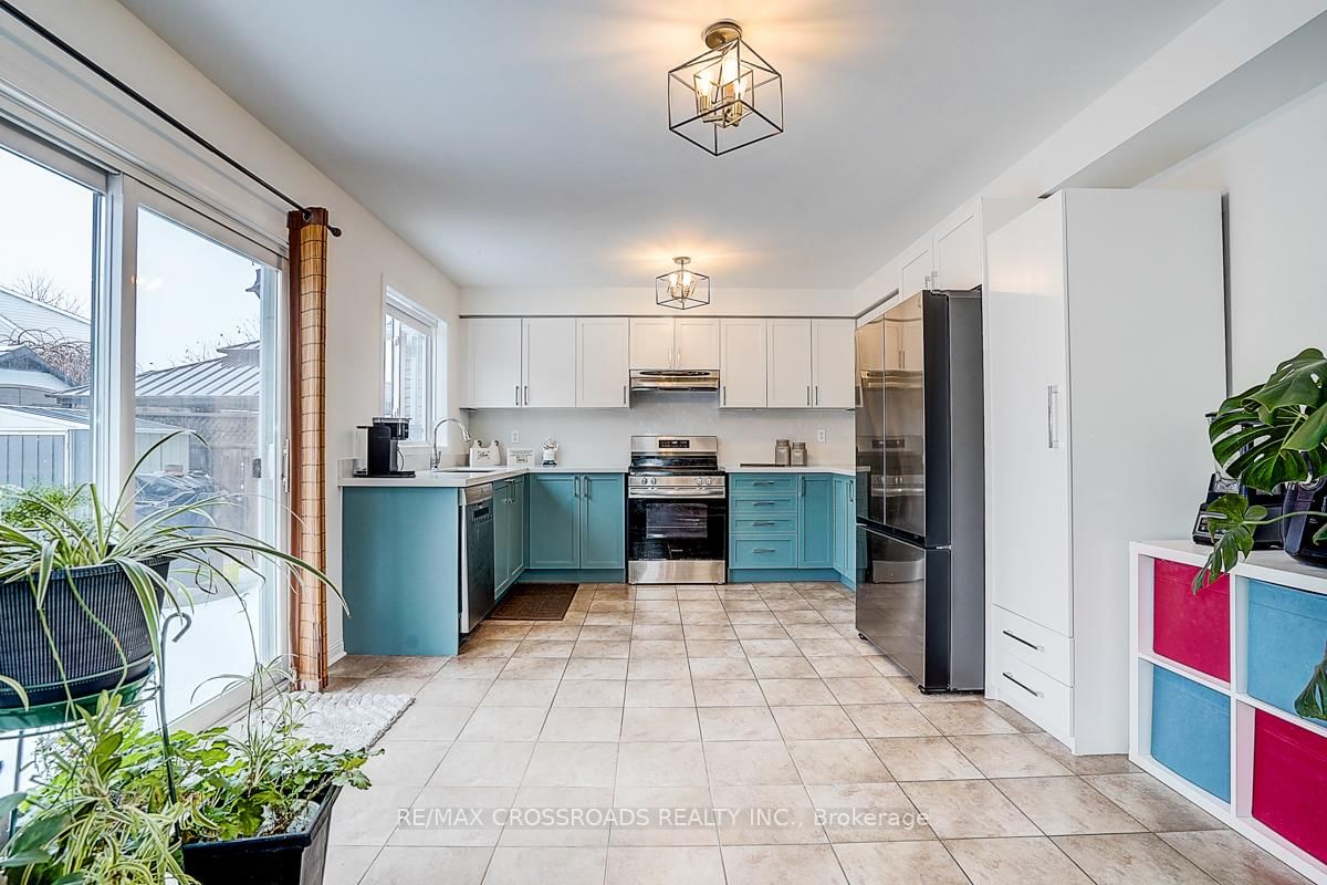 Detached House for sale at 597 Caverhill Crescent, Milton, Ontario, L9T 5K1 - Clarke - MLS: W12811442