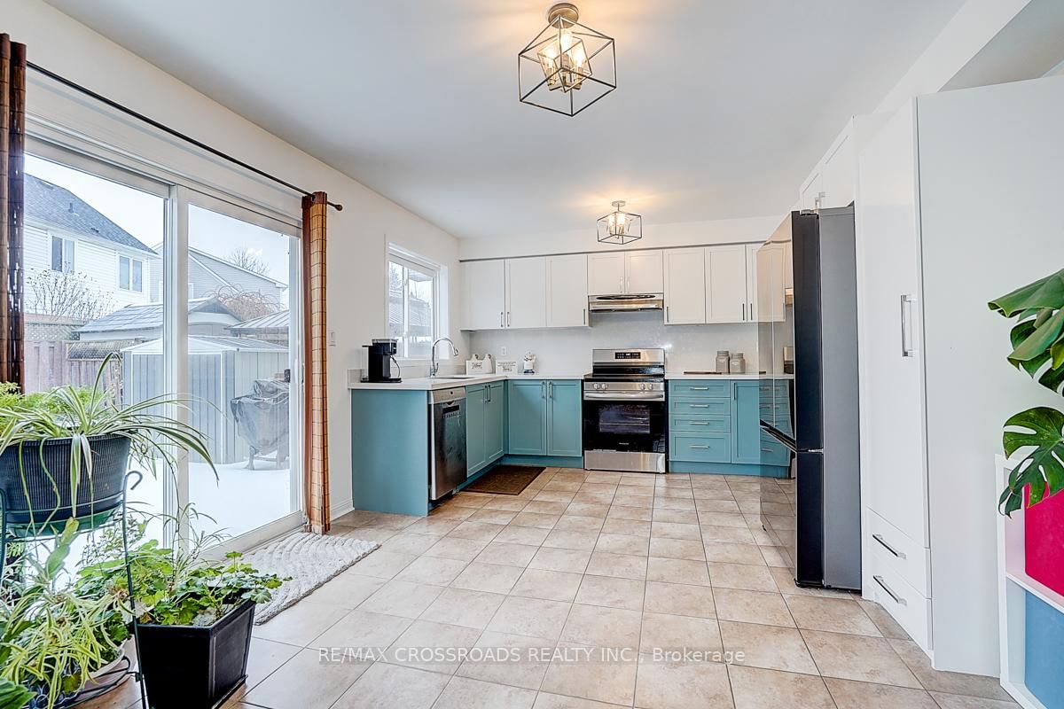 Detached House for sale at 597 Caverhill Crescent, Milton, Ontario, L9T 5K1 - Clarke - MLS: W12811442