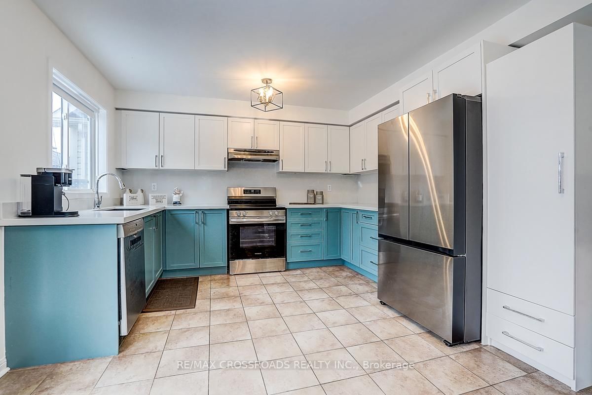 Detached House for sale at 597 Caverhill Crescent, Milton, Ontario, L9T 5K1 - Clarke - MLS: W12811442