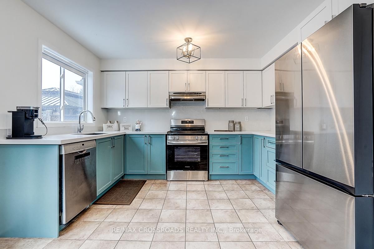 Detached House for sale at 597 Caverhill Crescent, Milton, Ontario, L9T 5K1 - Clarke - MLS: W12811442