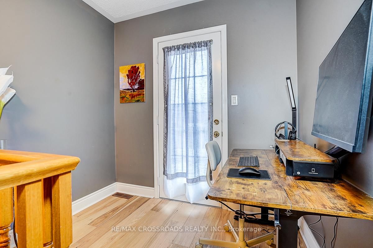 Detached House for sale at 597 Caverhill Crescent, Milton, Ontario, L9T 5K1 - Clarke - MLS: W12811442