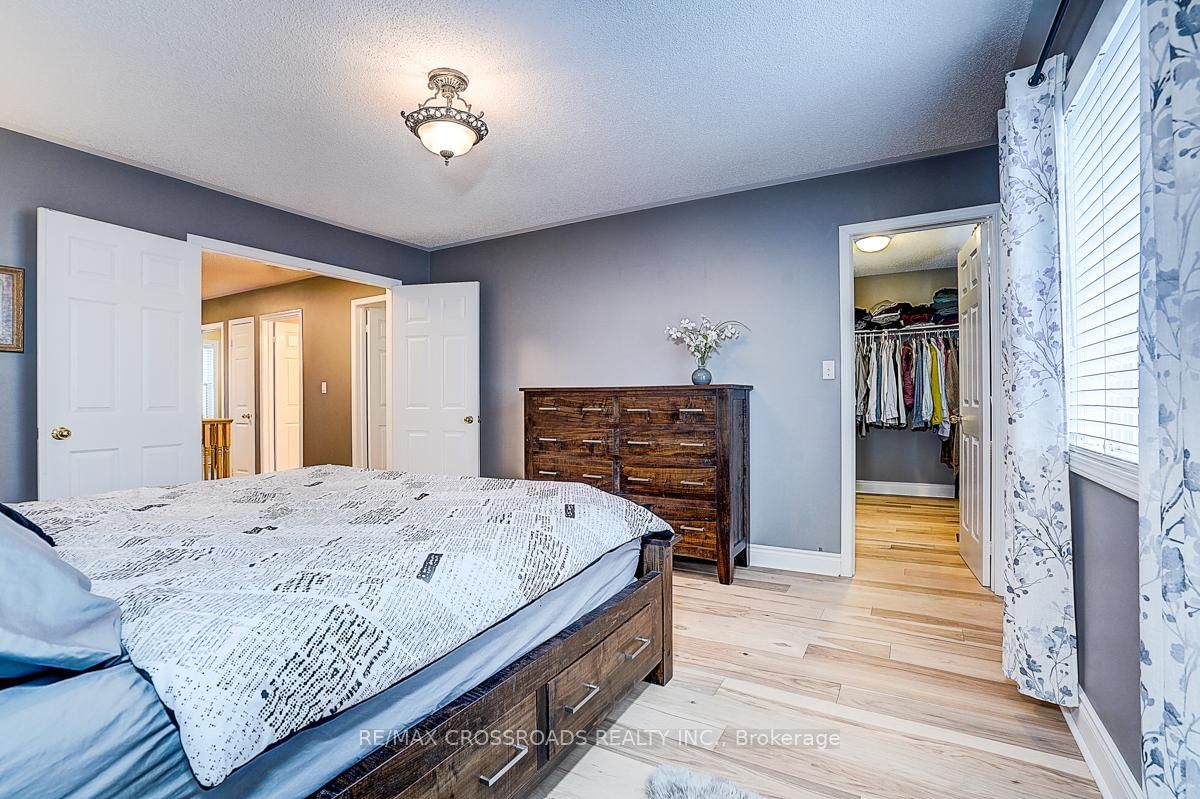 Detached House for sale at 597 Caverhill Crescent, Milton, Ontario, L9T 5K1 - Clarke - MLS: W12811442