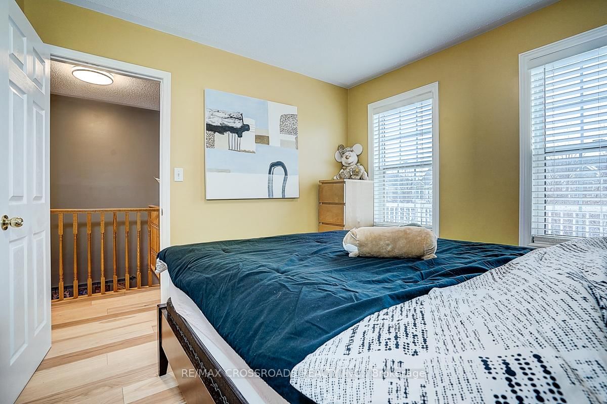 Detached House for sale at 597 Caverhill Crescent, Milton, Ontario, L9T 5K1 - Clarke - MLS: W12811442