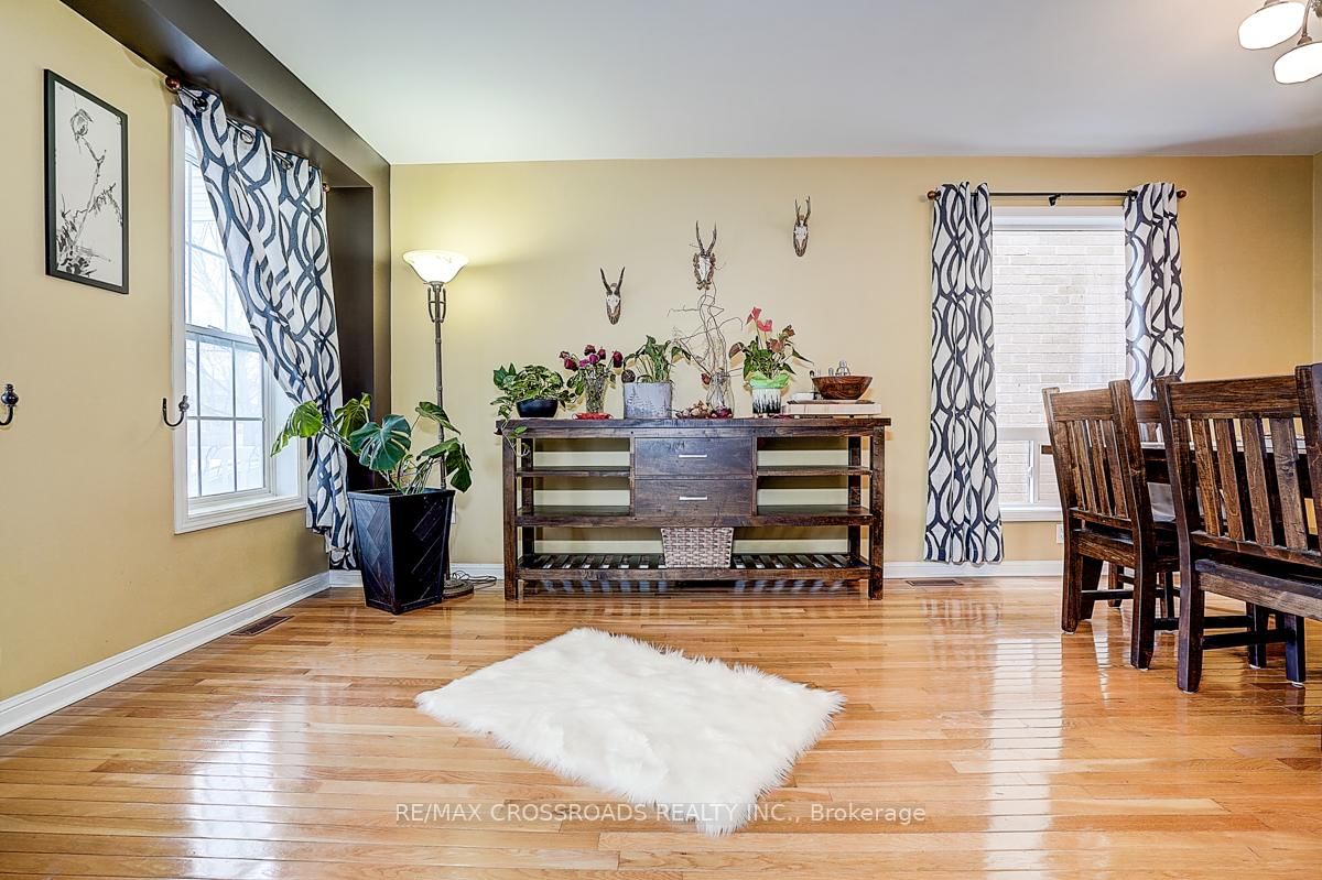 Detached House for sale at 597 Caverhill Crescent, Milton, Ontario, L9T 5K1 - Clarke - MLS: W12811442