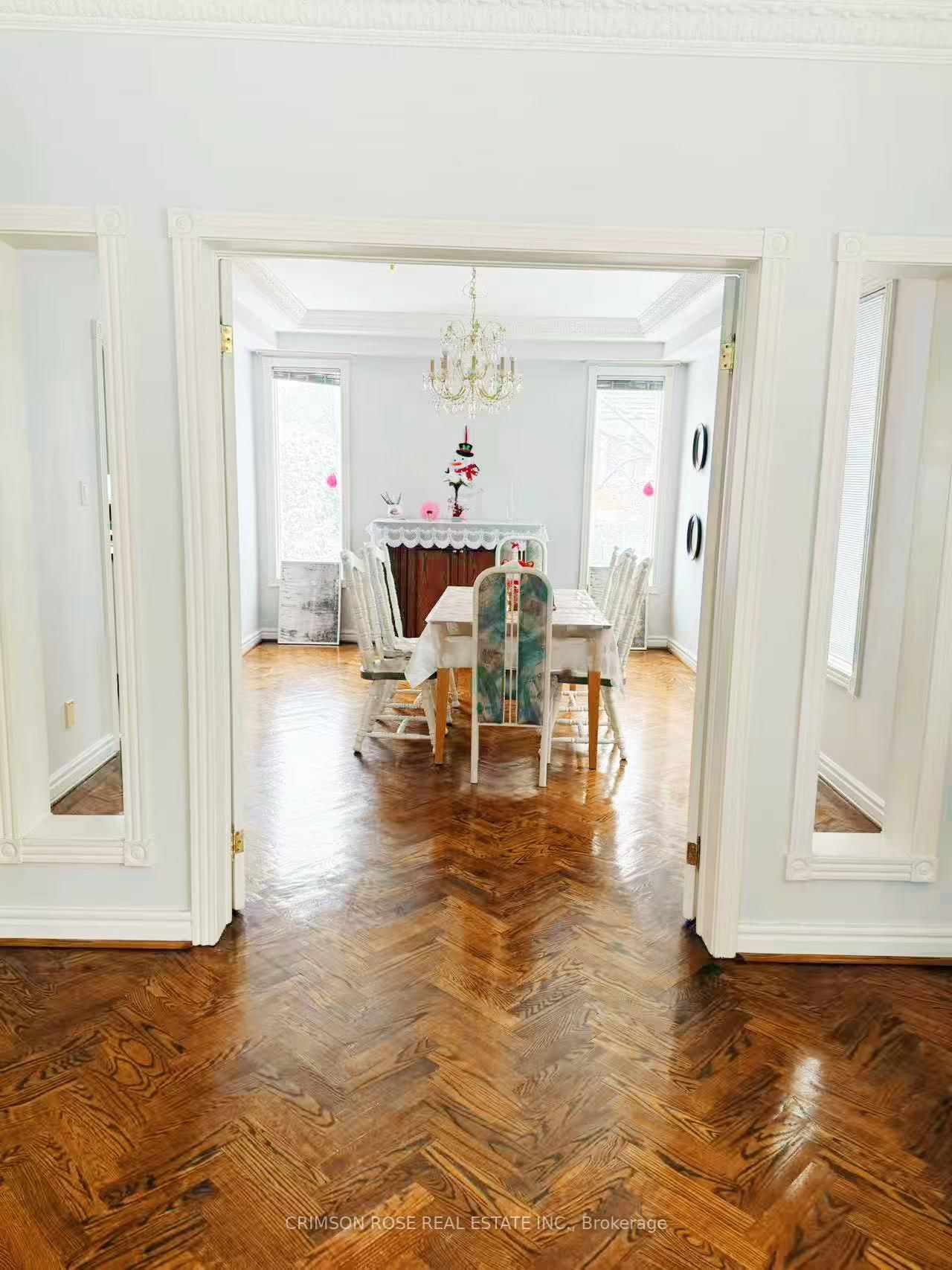 2501 Mississauga Road, Unit Master Bedroom - Photo 5