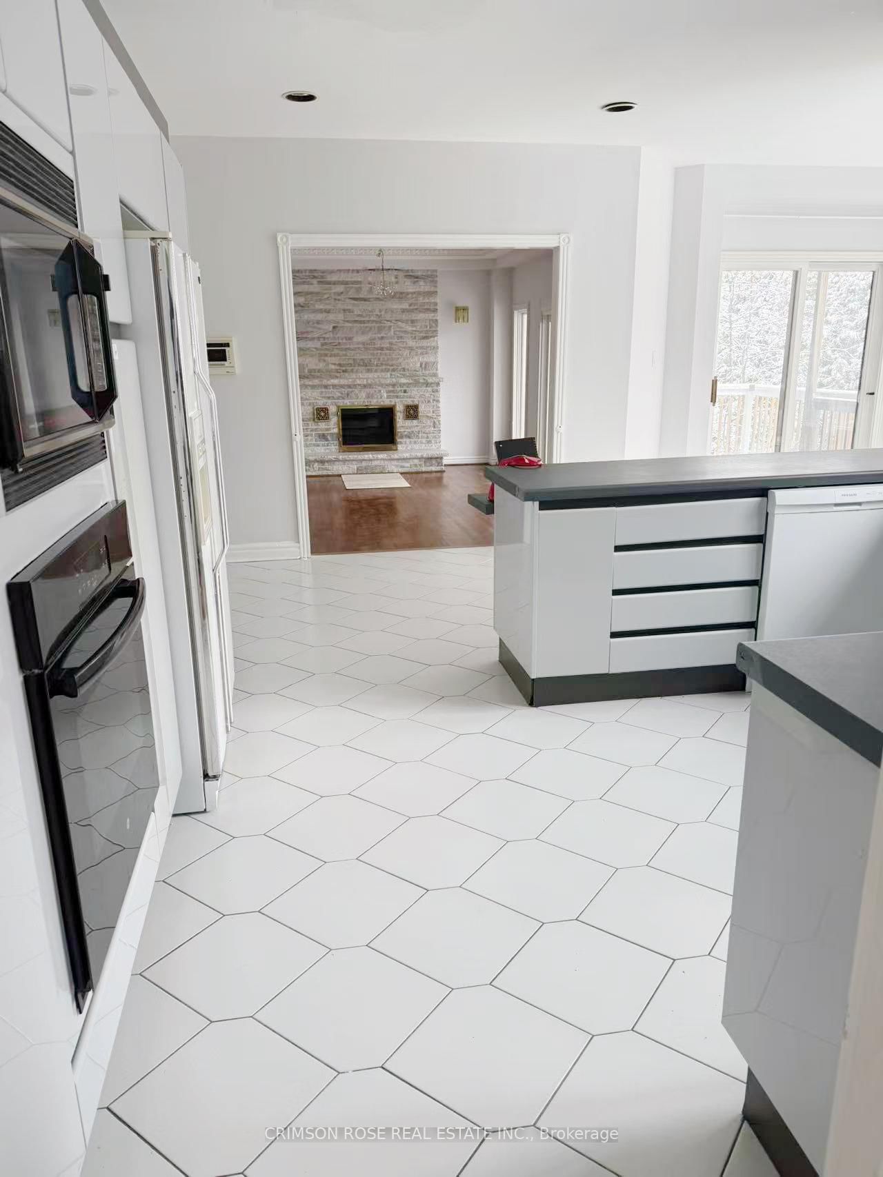 2501 Mississauga Road, Unit Master Bedroom - Photo 7