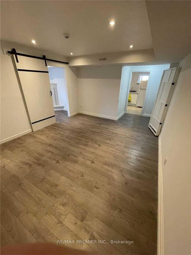 Bsmt - 44 Peacham Crescent