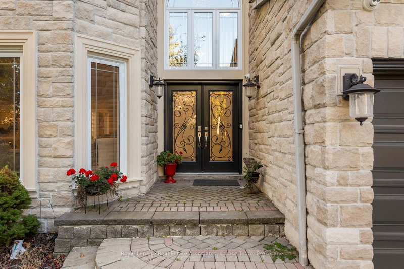 4622 Hewicks Lane, Mississauga, L5M 3L8 | Image 2