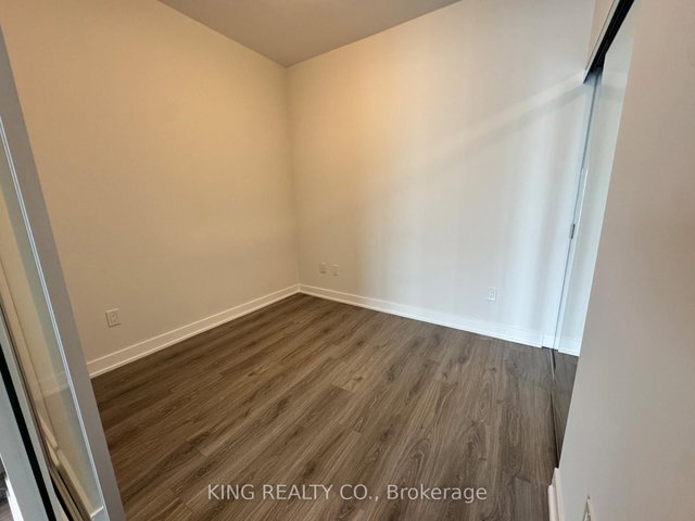 1909 - 430 Square One Drive