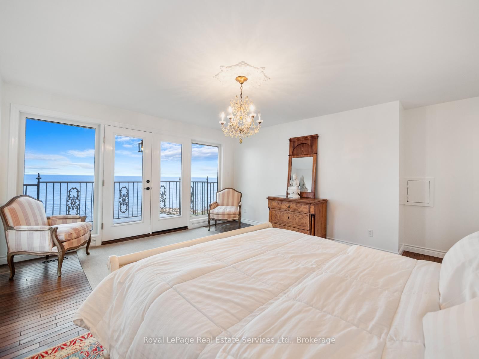 Detached House for sale at 3286 Shelburne Place, Oakville, Ontario, L6L 5V9 - Bronte - MLS: W12812288