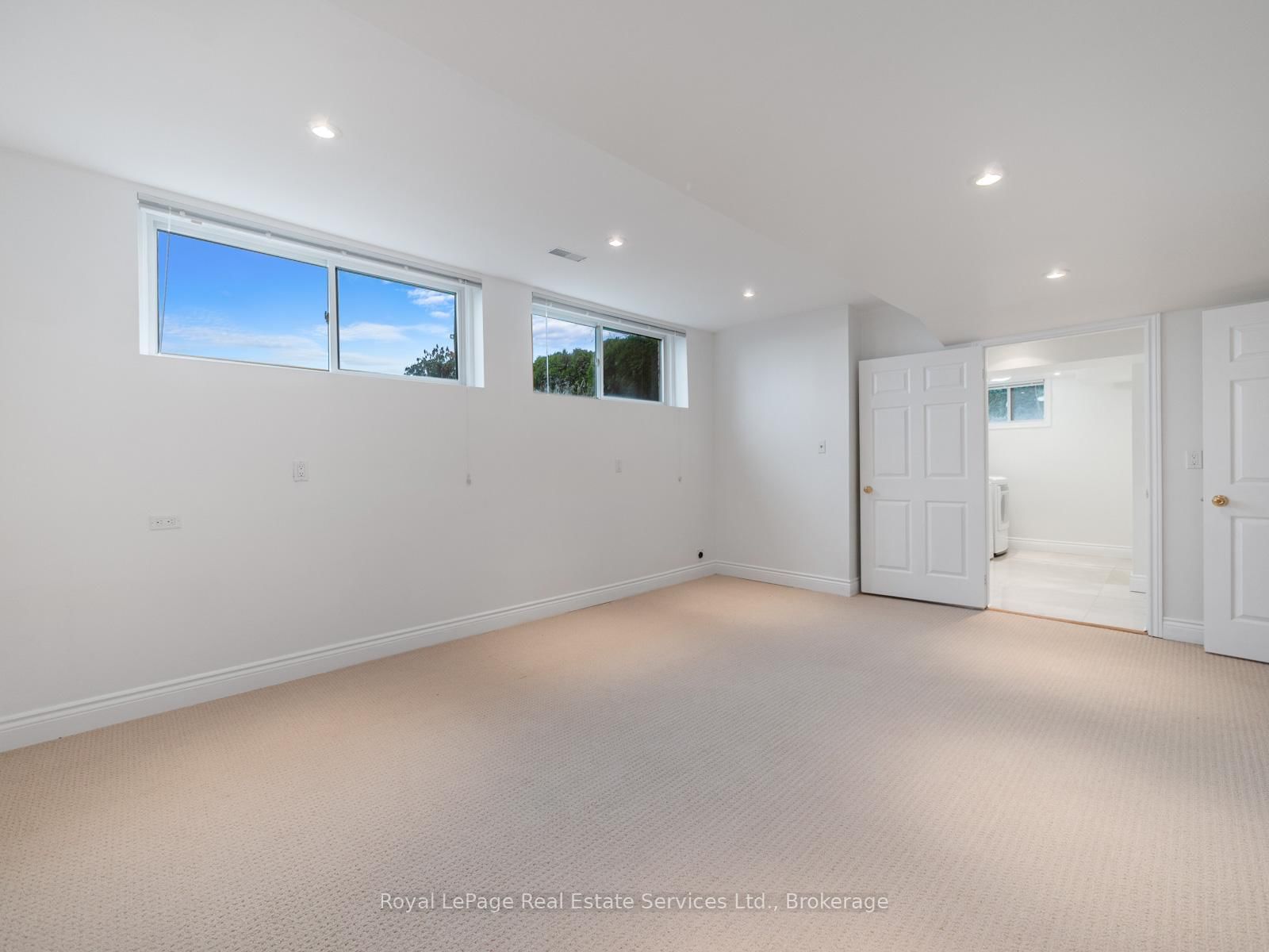 Detached House for sale at 3286 Shelburne Place, Oakville, Ontario, L6L 5V9 - Bronte - MLS: W12812288