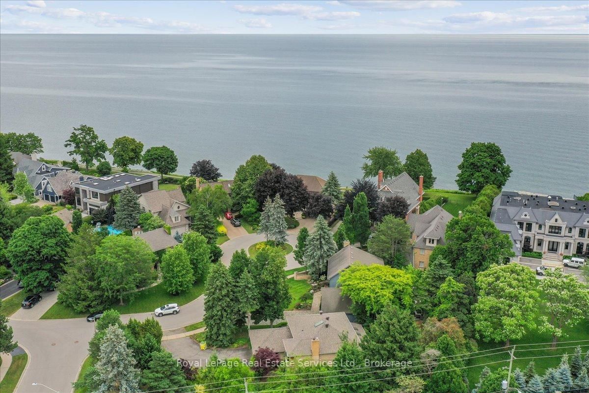 Detached House for sale at 3286 Shelburne Place, Oakville, Ontario, L6L 5V9 - Bronte - MLS: W12812288