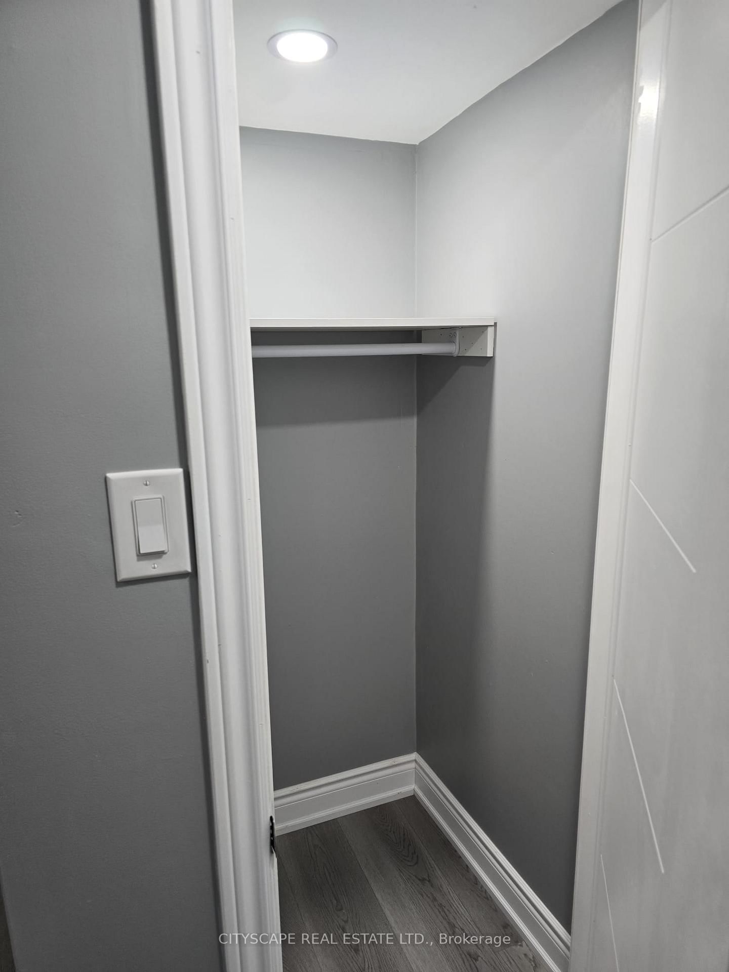 Detached House for lease at 306 Bessborough Drive, Milton, Ontario, L9T 8P5 - Harrison - MLS: W12812476