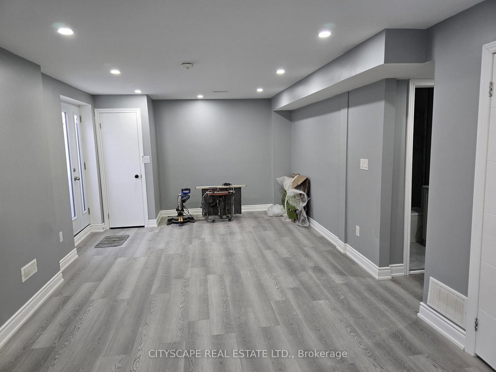 Detached House for lease at 306 Bessborough Drive, Milton, Ontario, L9T 8P5 - Harrison - MLS: W12812476