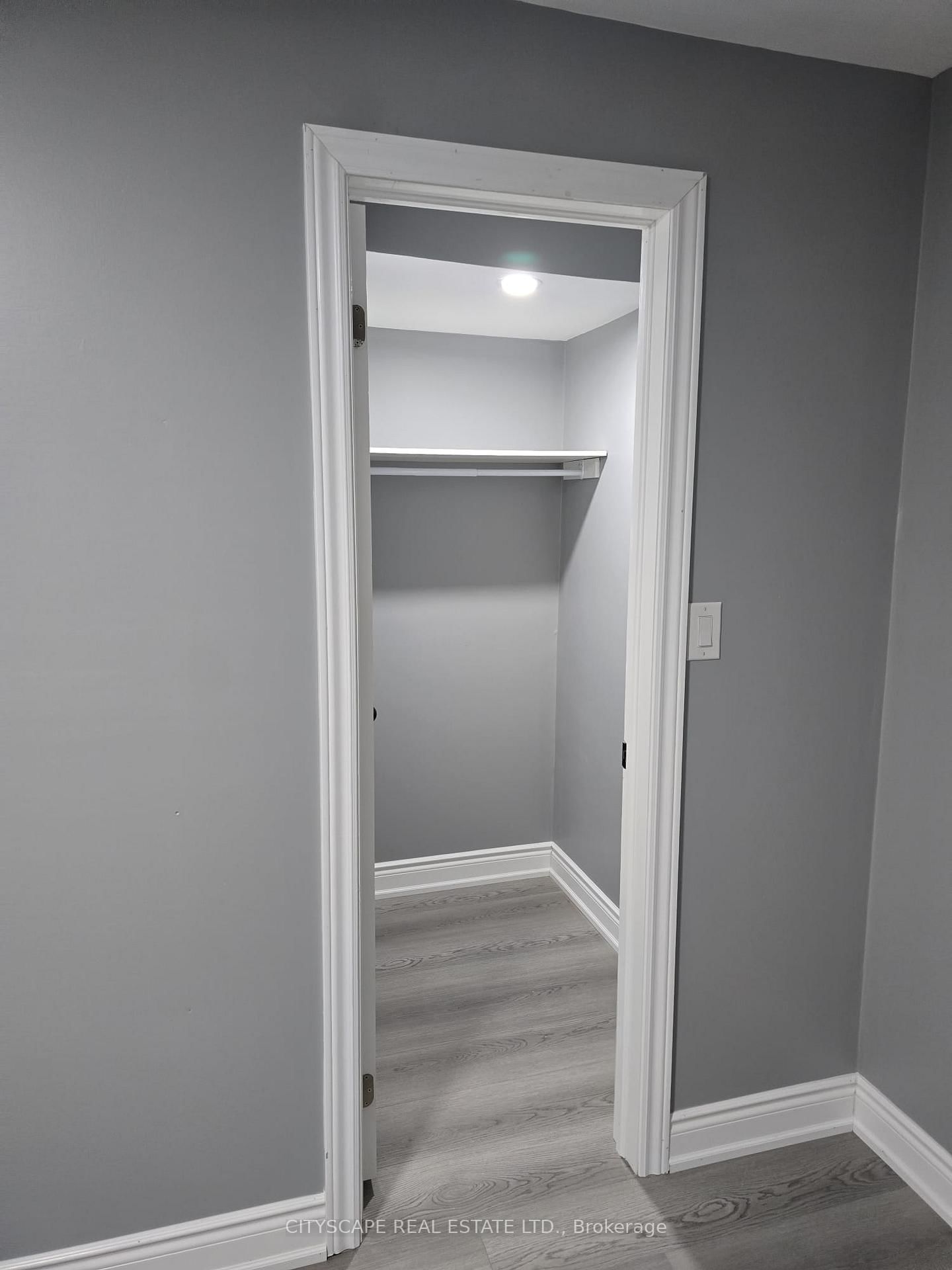 Detached House for lease at 306 Bessborough Drive, Milton, Ontario, L9T 8P5 - Harrison - MLS: W12812476