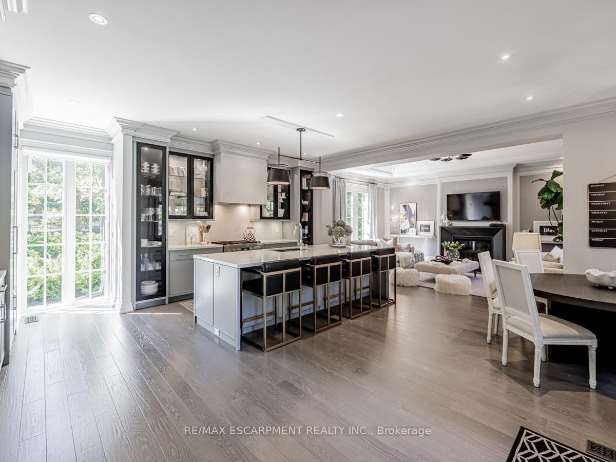 Detached House for sale at 393 Maple Grove Drive, Oakville, Ontario, L6J 4V8 - Morrison - MLS: W12812578