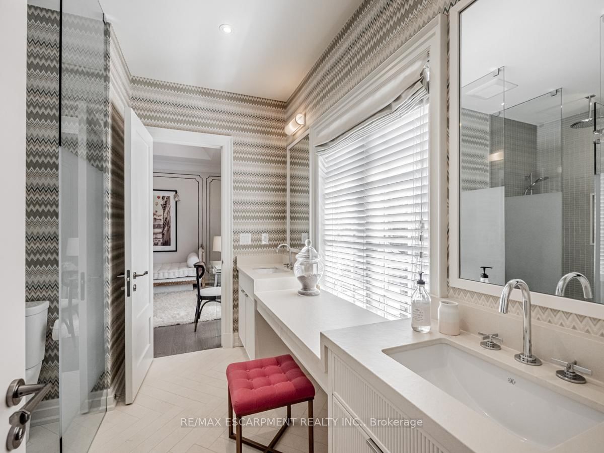 Detached House for sale at 393 Maple Grove Drive, Oakville, Ontario, L6J 4V8 - Morrison - MLS: W12812578