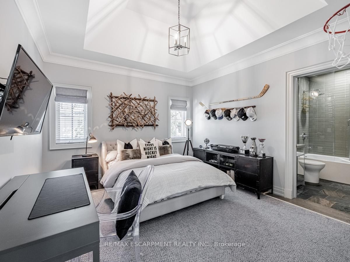 Detached House for sale at 393 Maple Grove Drive, Oakville, Ontario, L6J 4V8 - Morrison - MLS: W12812578