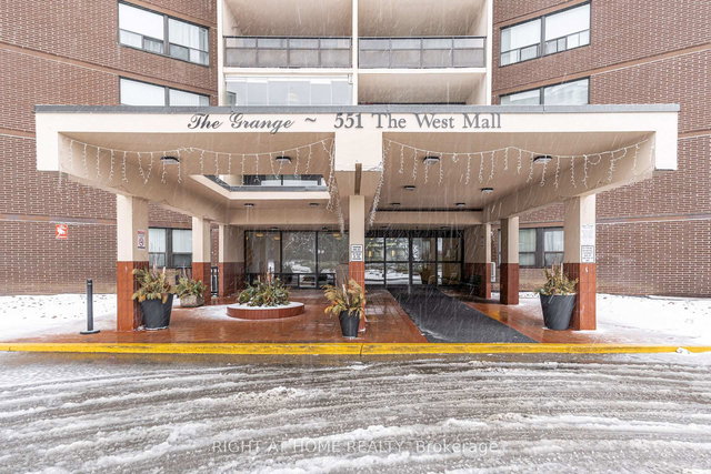 802 - 551 The West Mall