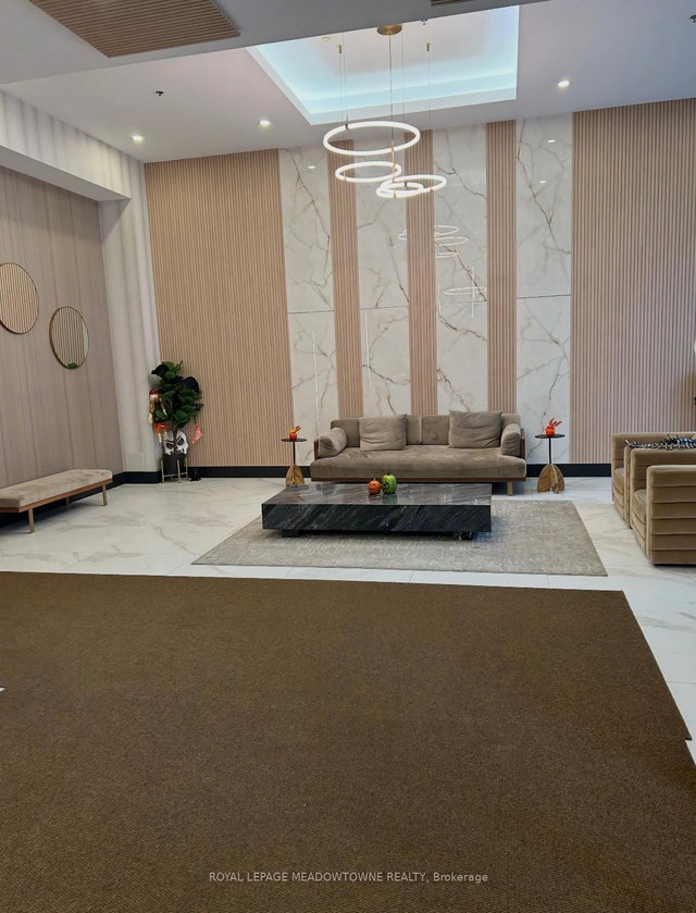 501 - 4070 Confederation Parkway