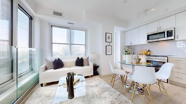 213 - 1195 The Queensway